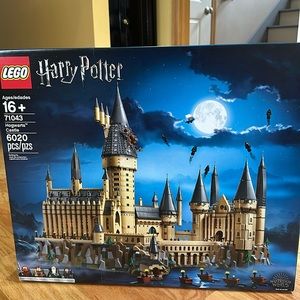 Harry Potter Hogwarts Castle Lego Set, Brand New, Never Opened